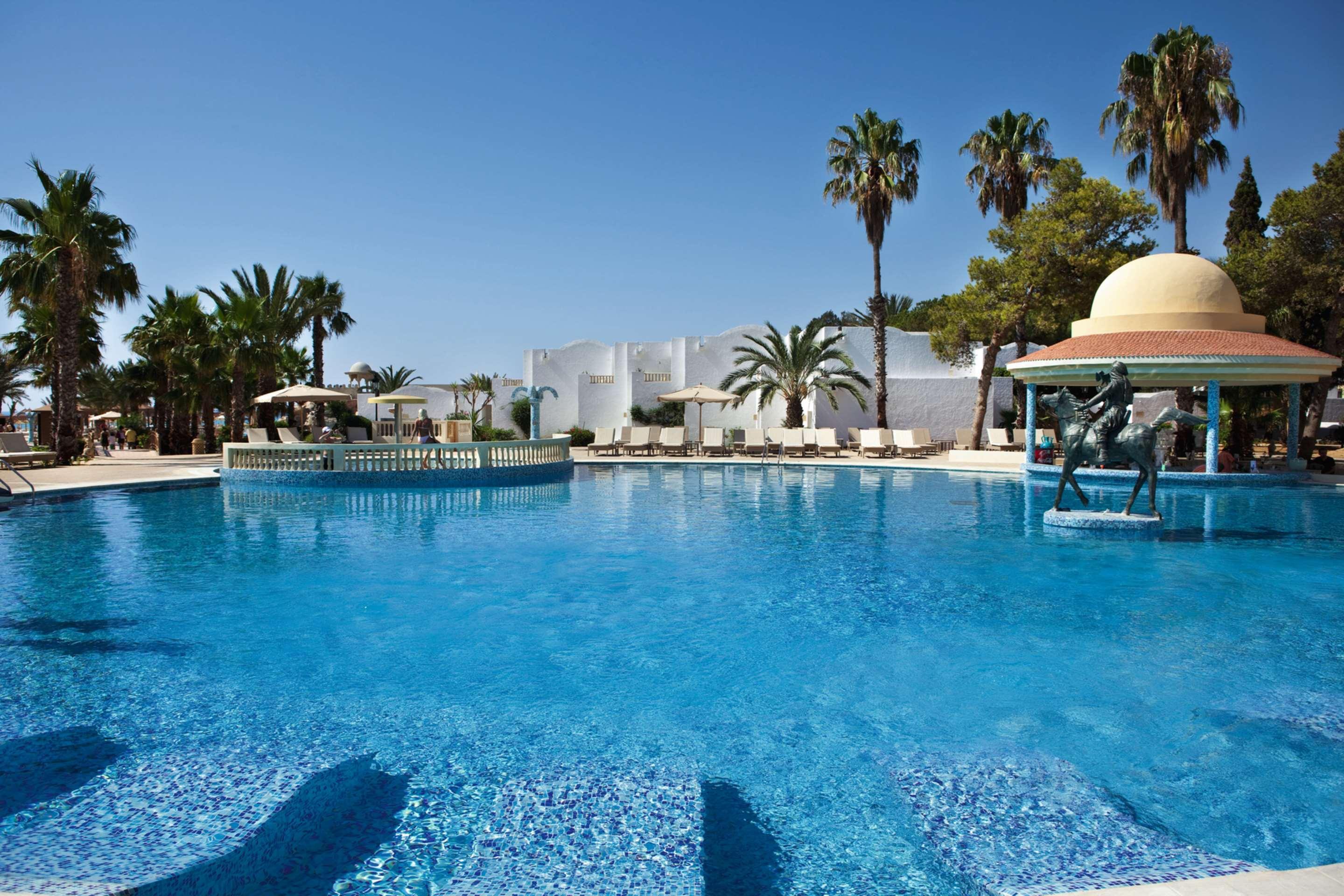 Steigenberger Marhaba Thalasso Hammamet Esterno foto The swimming pool at the hotel