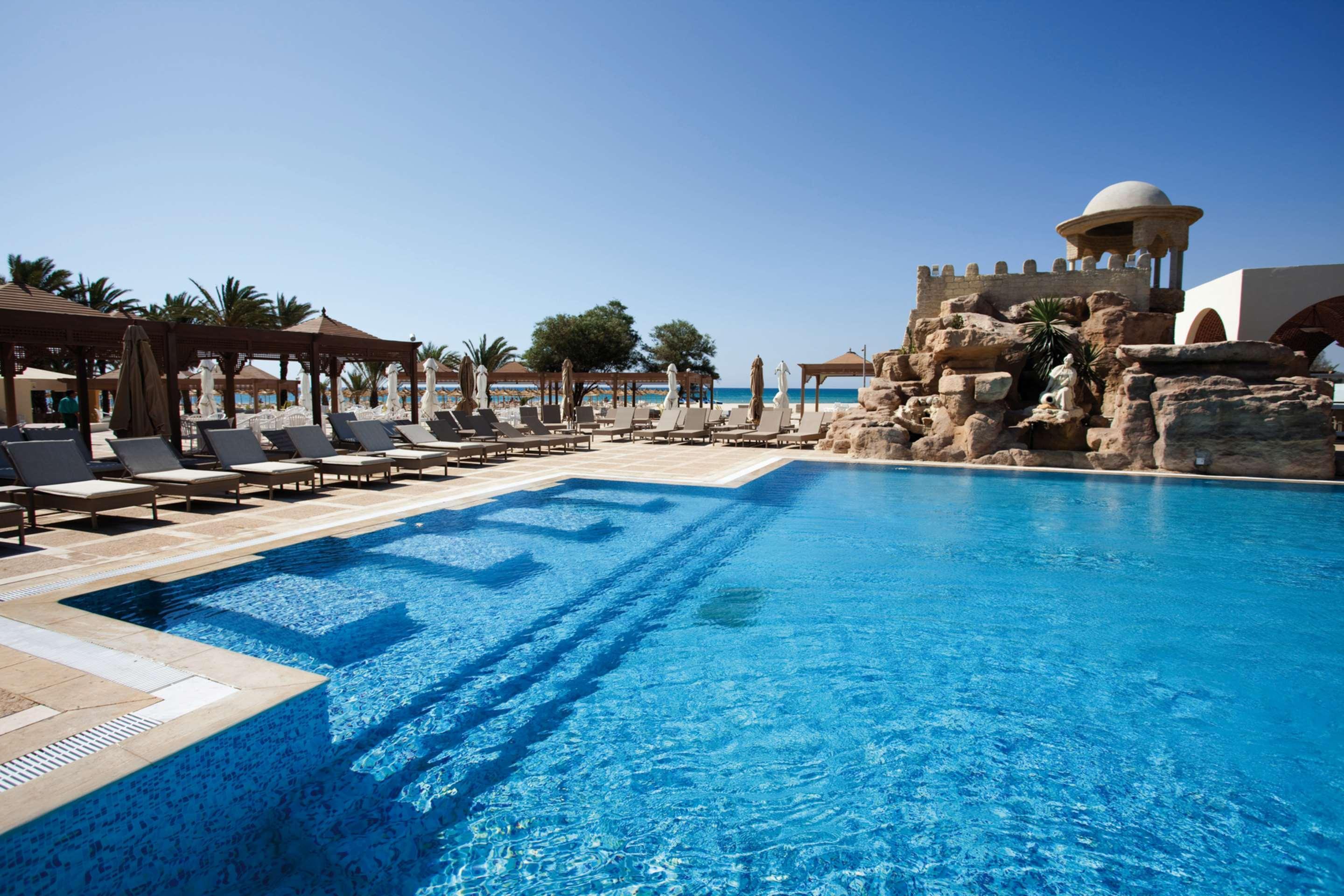 Steigenberger Marhaba Thalasso Hammamet Esterno foto The pool at the St Regis Sharm