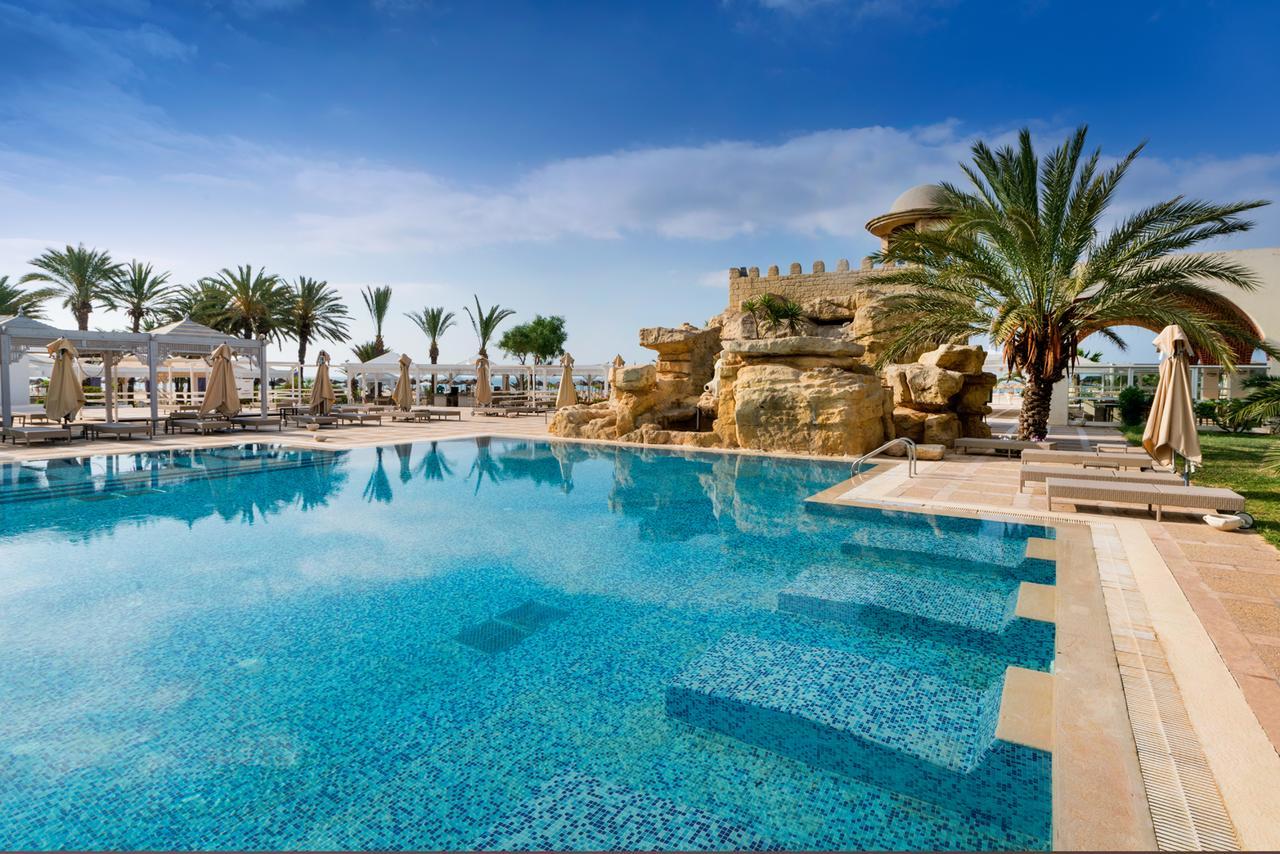 Steigenberger Marhaba Thalasso Hammamet Esterno foto The pool at the Kempinski Hotel, Muscat